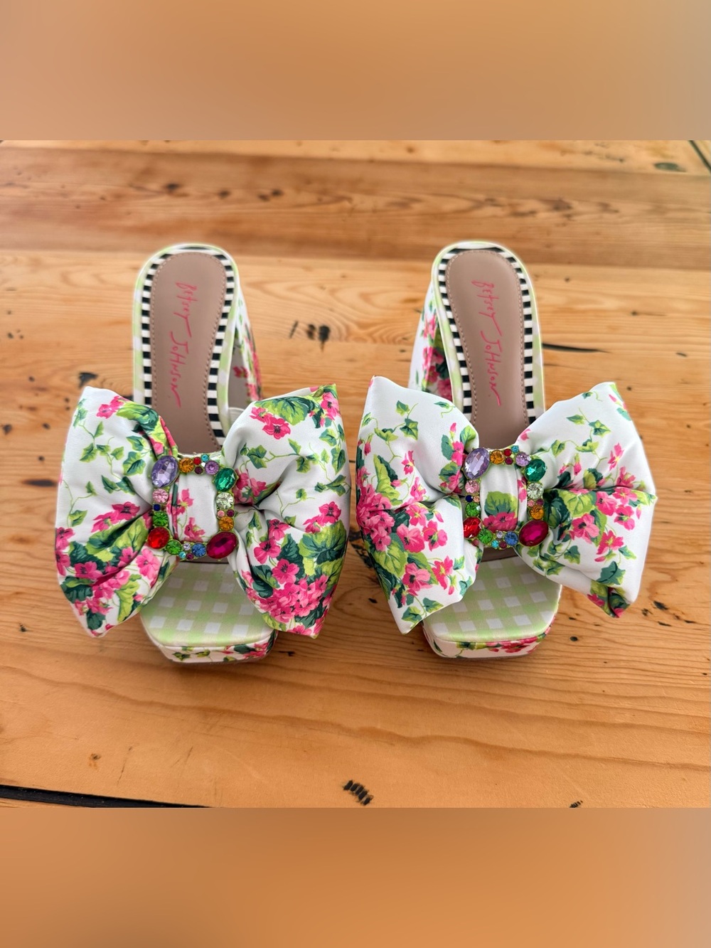 Betsey Johnson Possie White Floral Bow Jeweled Slide Heels with Pink & Green